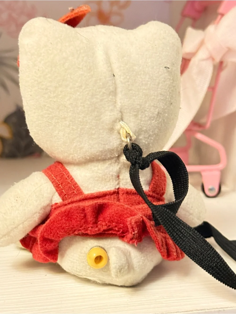 Hello kitty rattle/ vibrates